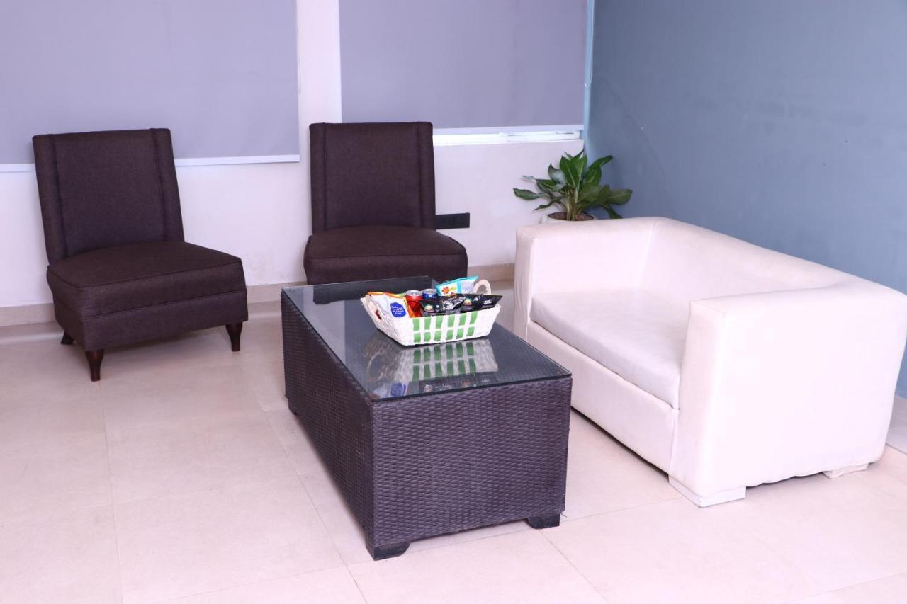 Virohaa Garden Hotel Газиабад Екстериор снимка