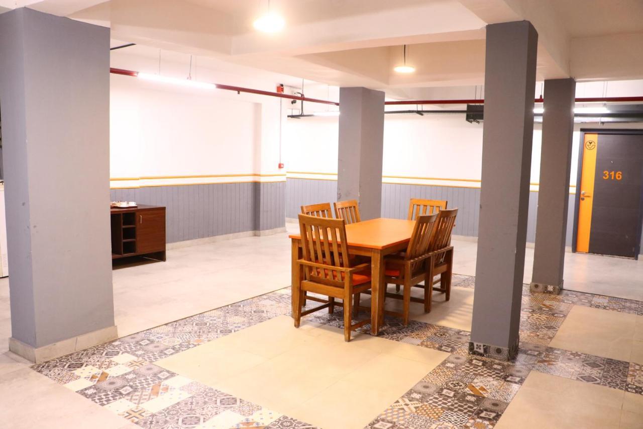 Virohaa Garden Hotel Газиабад Екстериор снимка