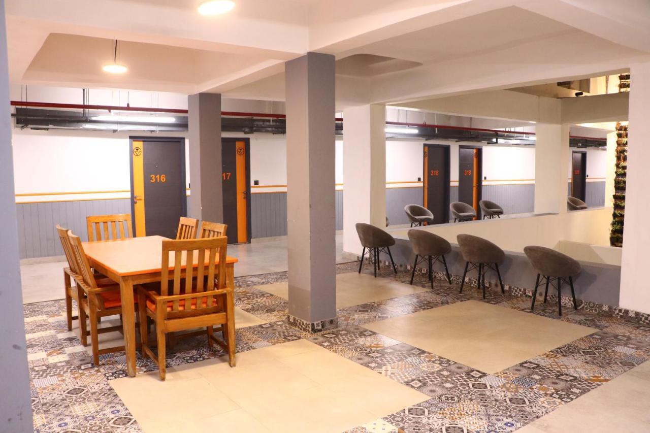 Virohaa Garden Hotel Газиабад Екстериор снимка
