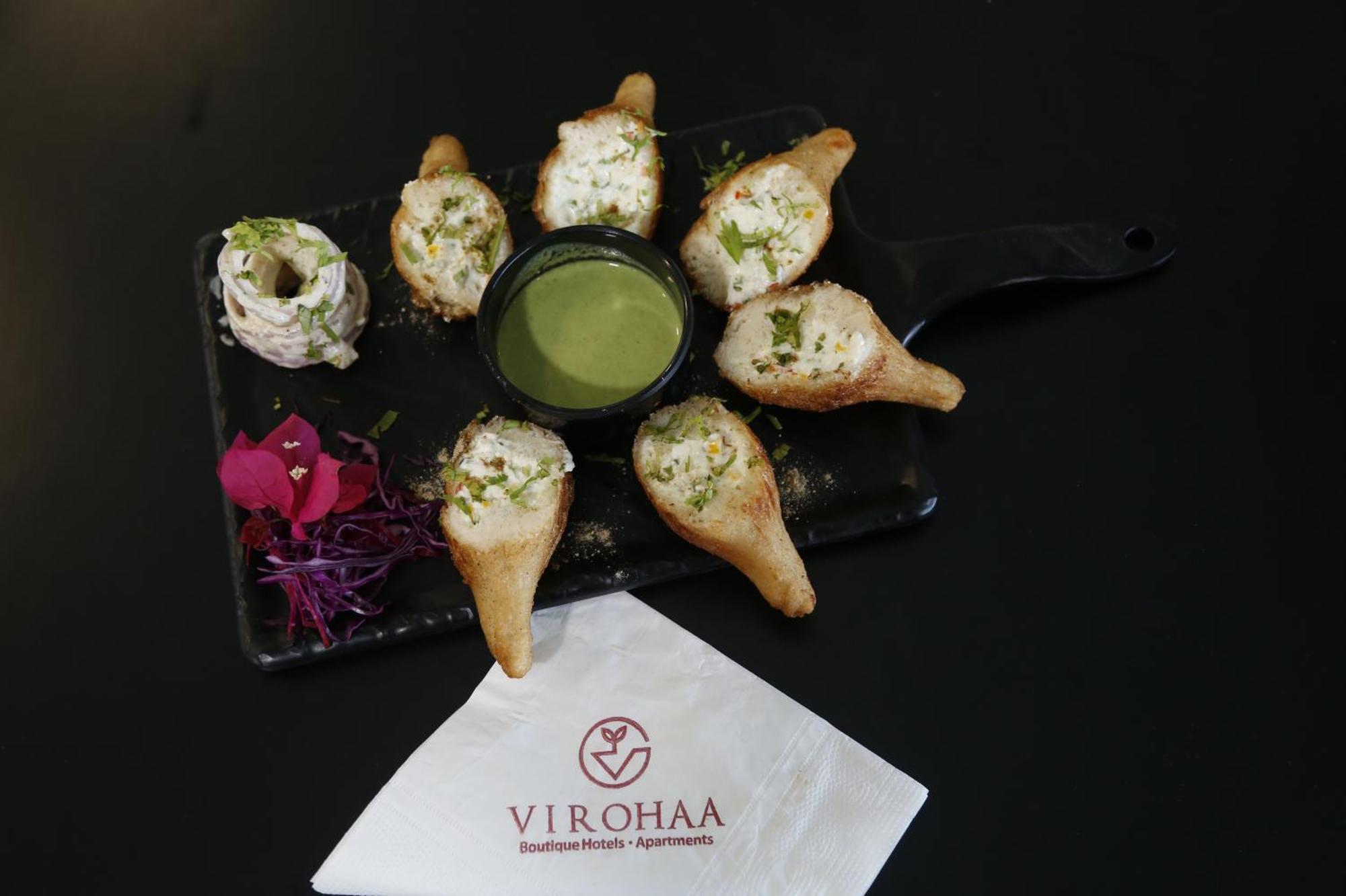 Virohaa Garden Hotel Газиабад Екстериор снимка