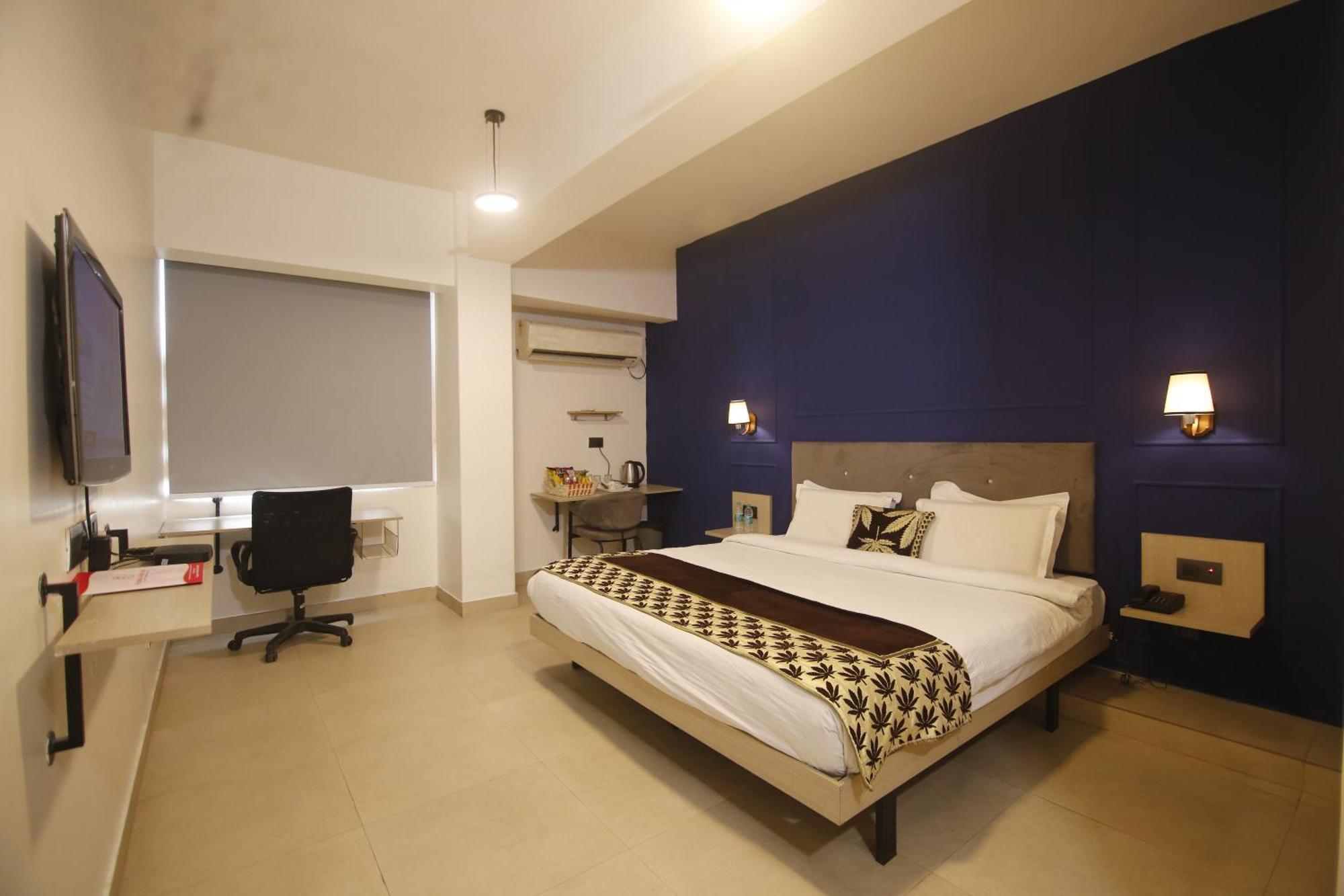Virohaa Garden Hotel Газиабад Екстериор снимка